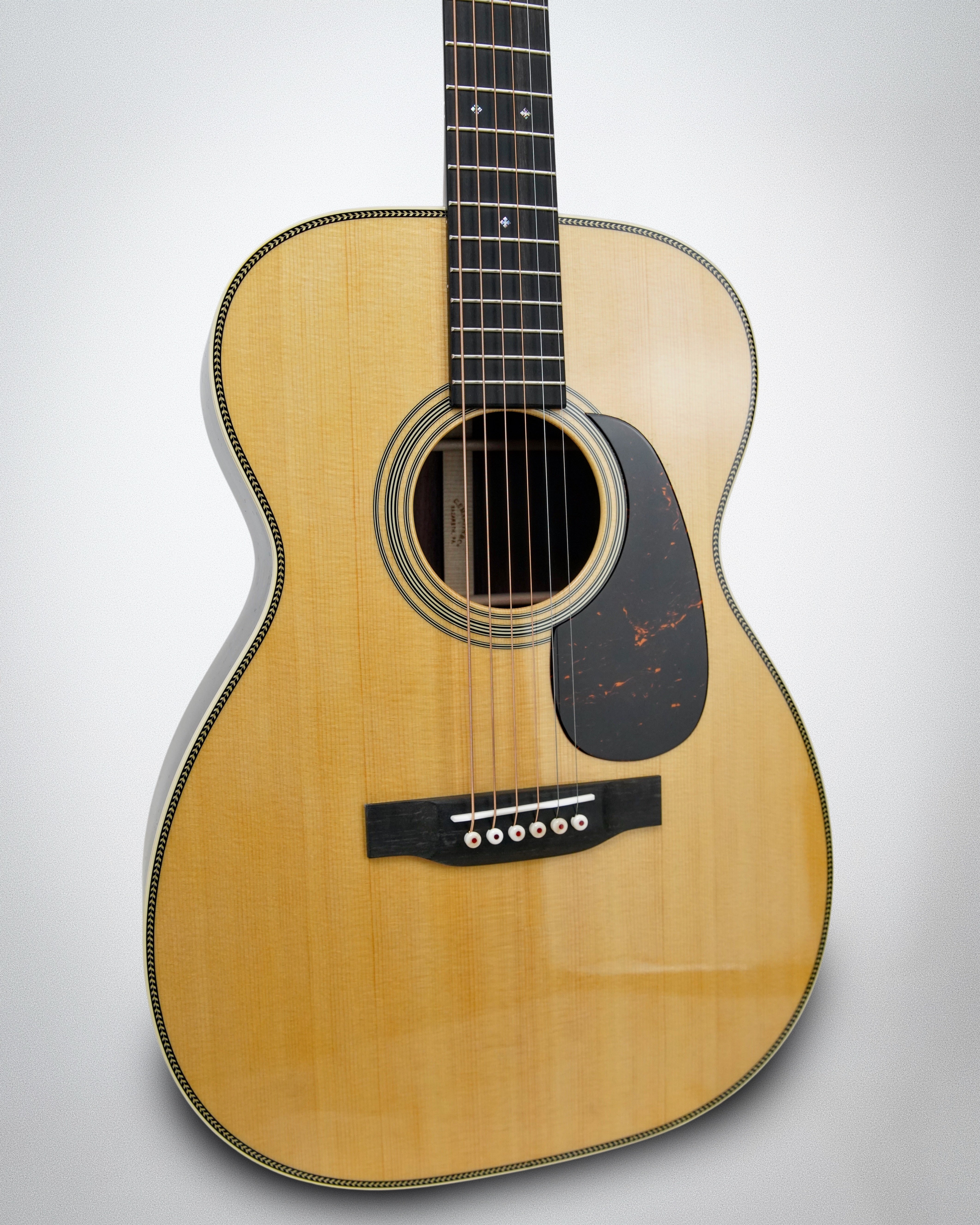 Martin 00-28, Spruce top with Aging Toner top color, East Indian Rosewood back and sides (#M3029747)