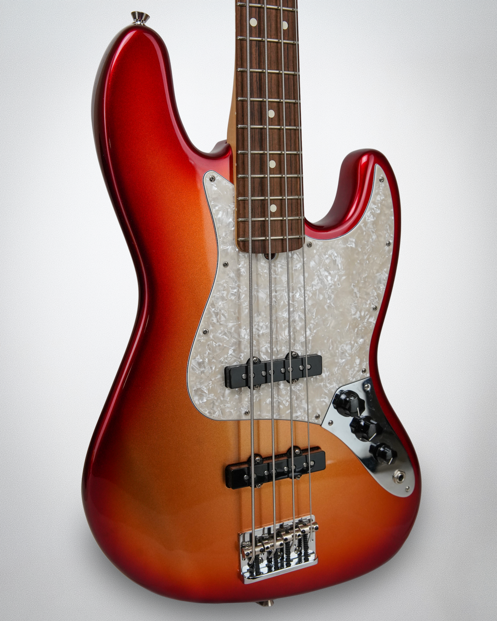 2019 Fender Jazz Bass, Alder body, single coil Jazz Bass pickups (#US17044847)