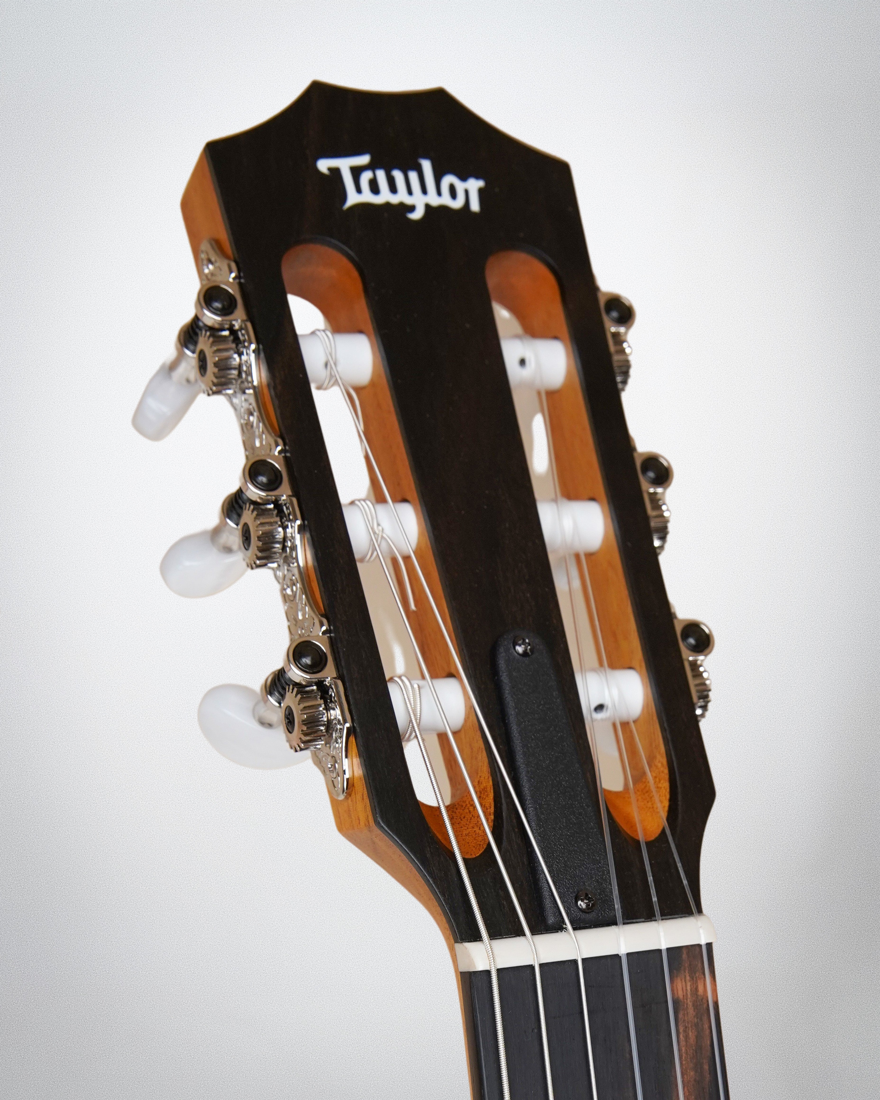 Taylor 214ce-N (#2205296540)