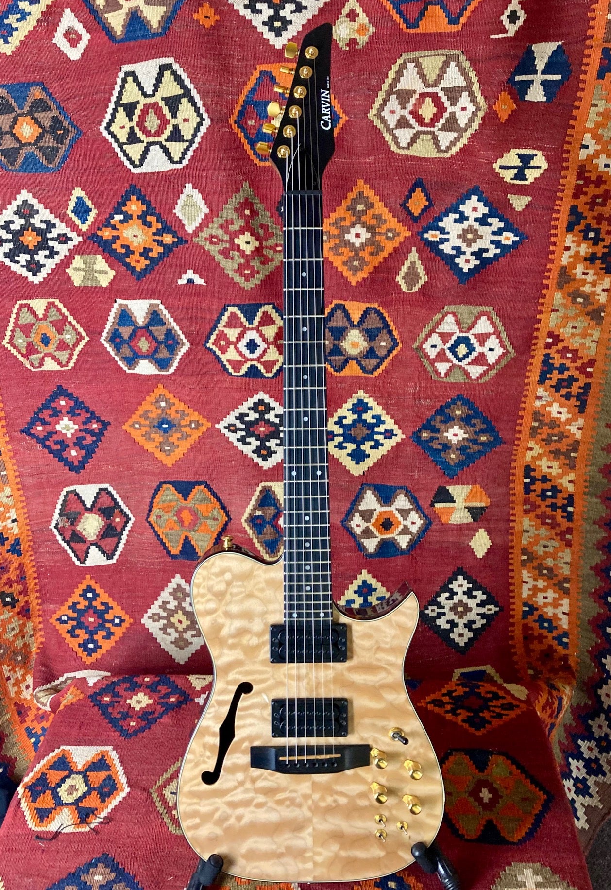 Carvin AE-185 Quilted Maple Top