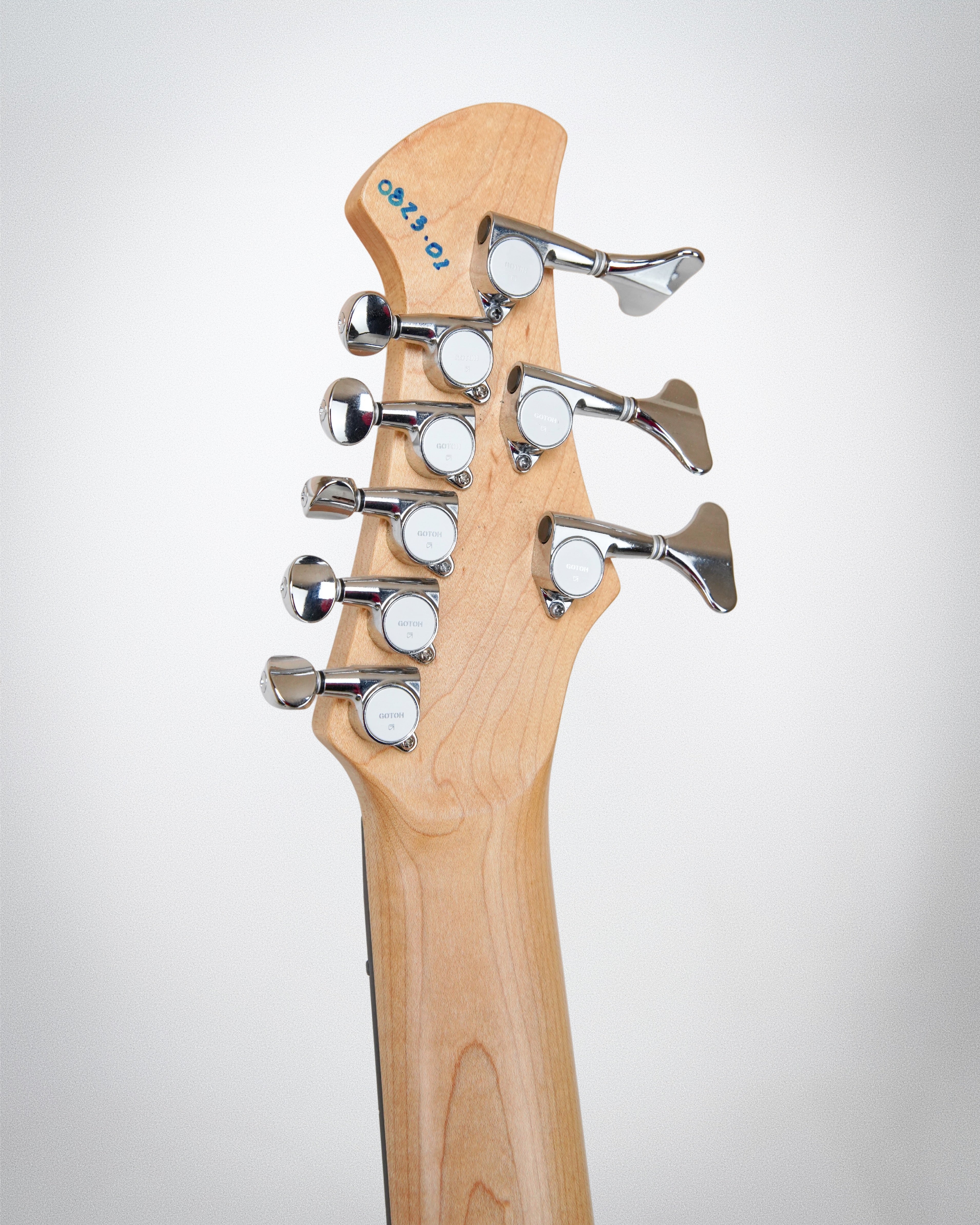 Novax CH8 Charlie Hunter Model - Satin Mahogany - 2023