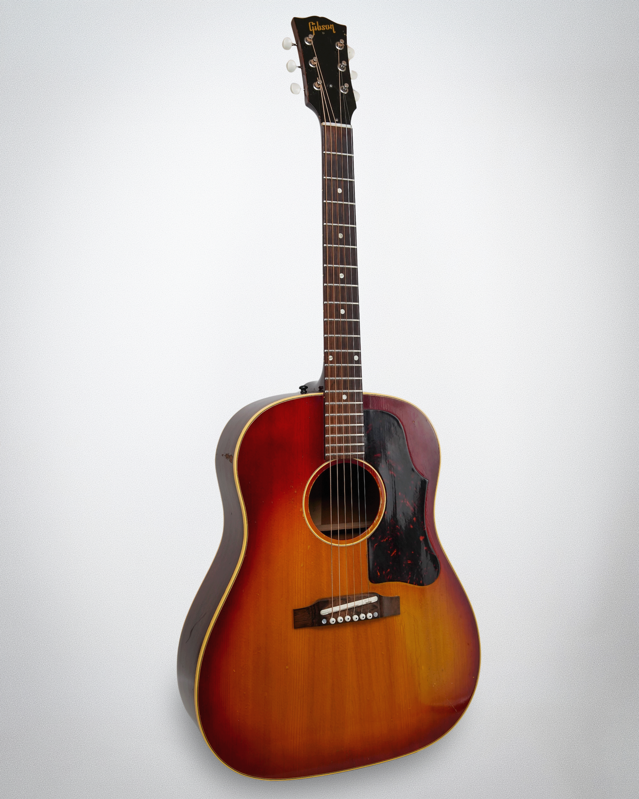 Gibson J-45, Cherry Sunburst Sitka Spruce top (#72309)