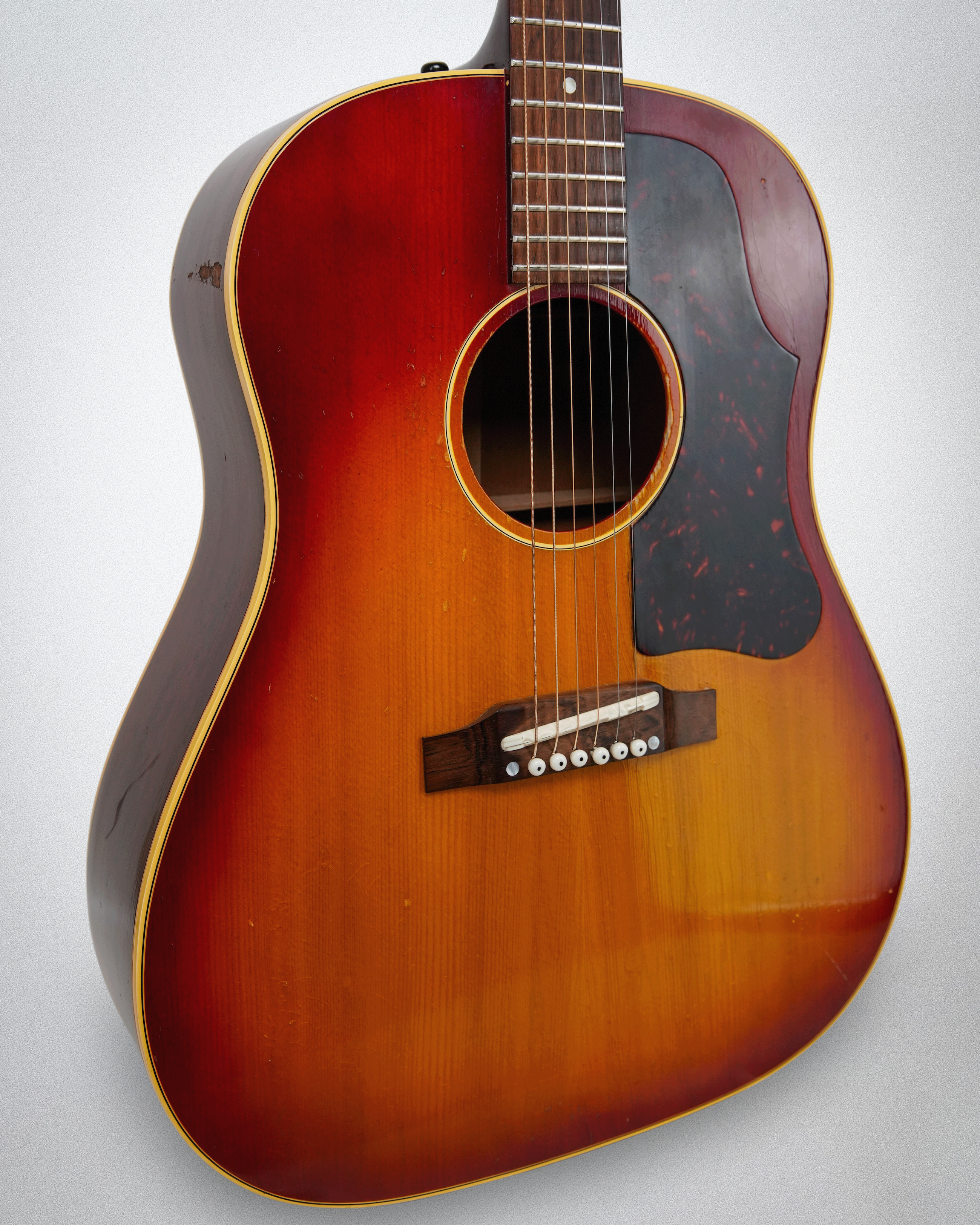 Gibson J-45, Cherry Sunburst Sitka Spruce top (#72309)