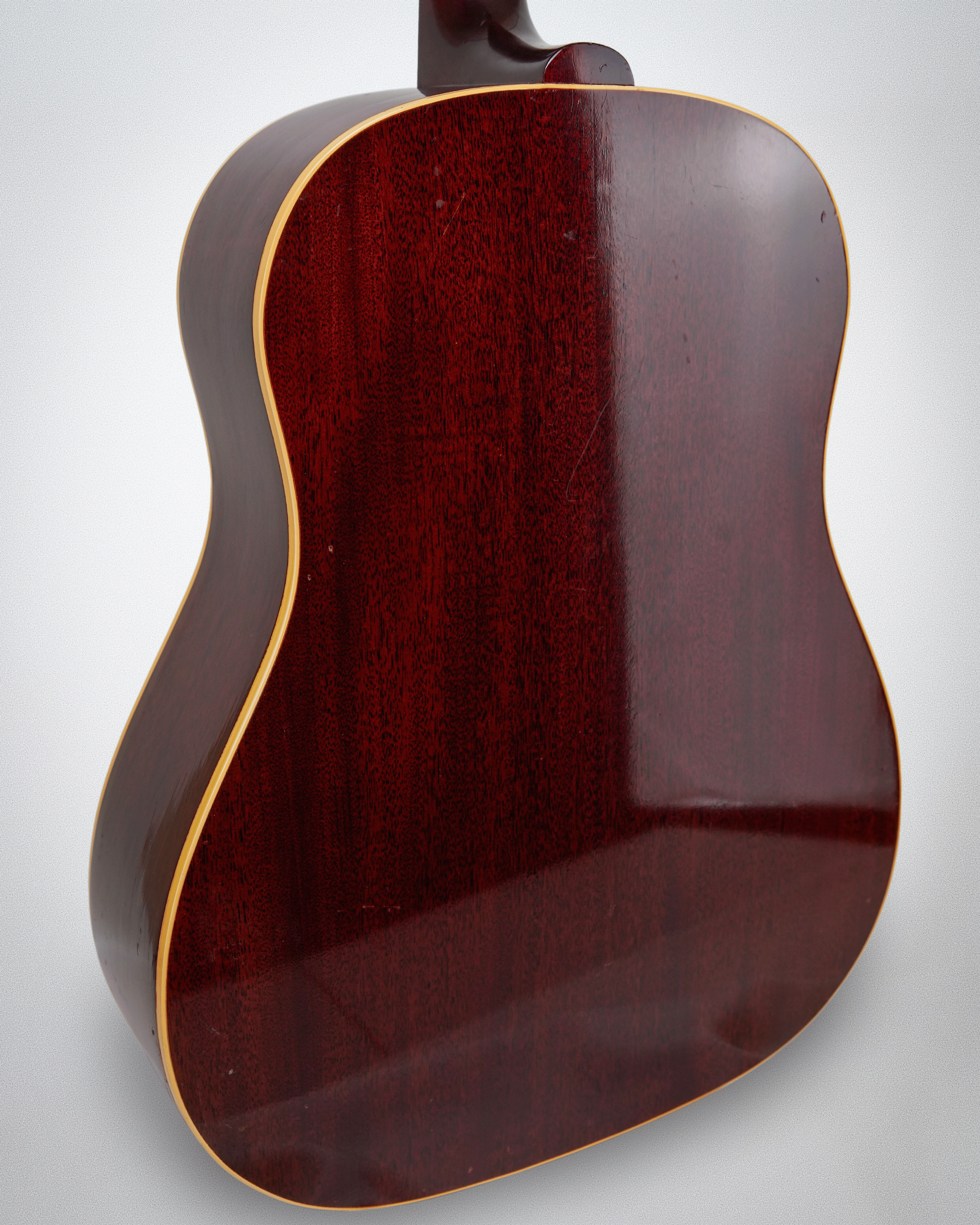 Gibson J-45, Cherry Sunburst Sitka Spruce top (#72309)