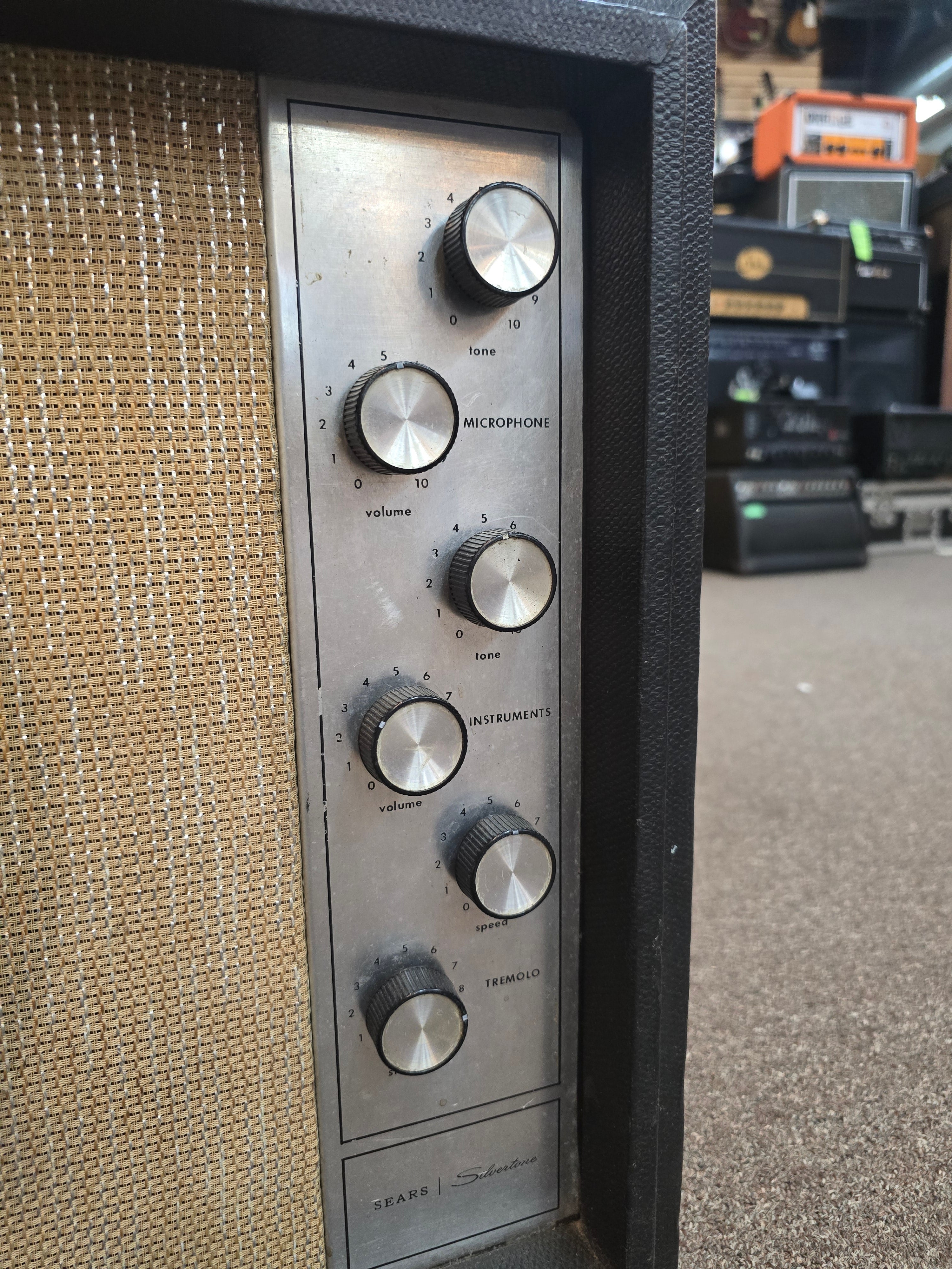 Silvertone Model 1482