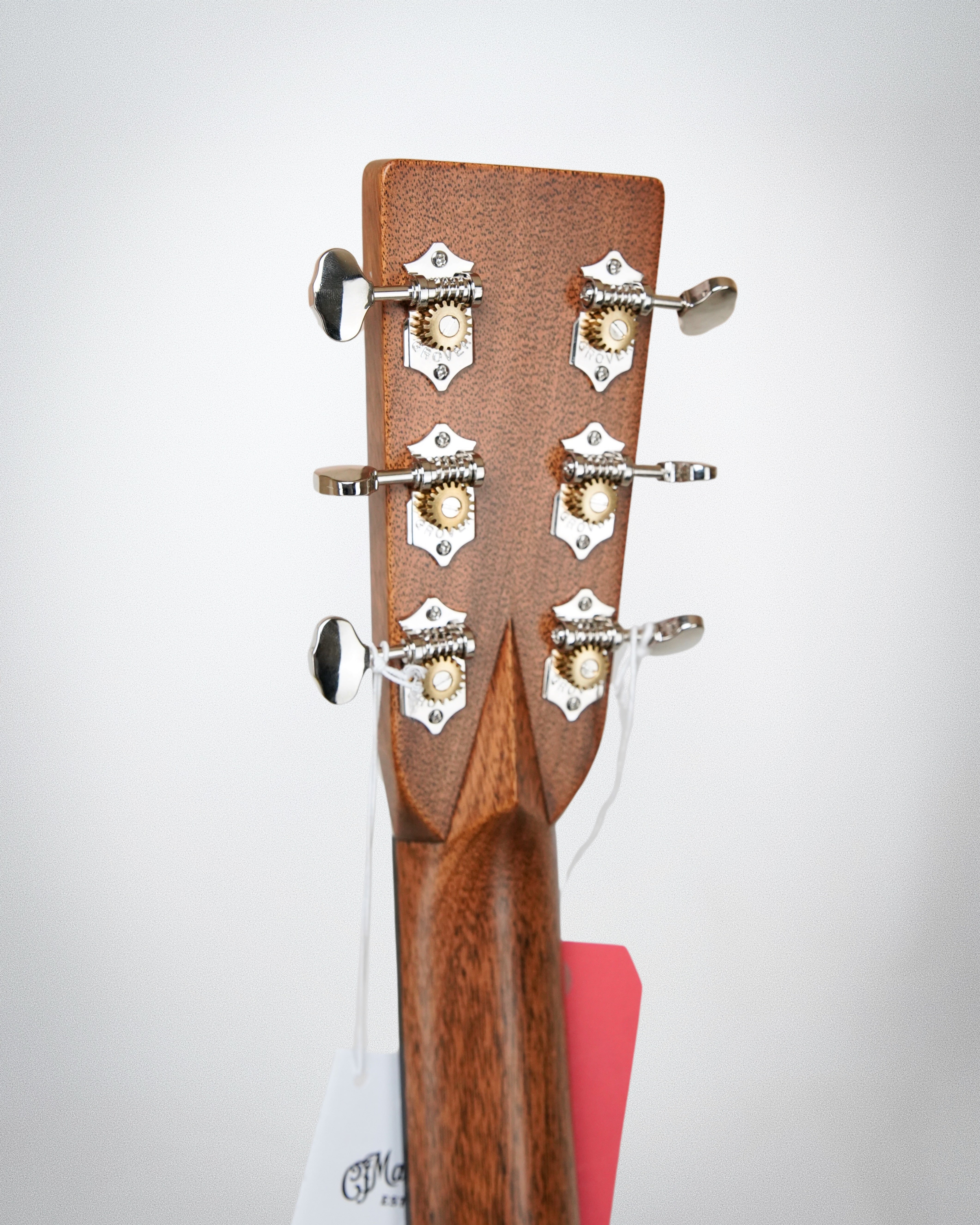 Martin 000-28 1933 Ambertone, Spruce top with 1933 Ambertone top color, East Indian Rosewood back and sides (#M3025753)