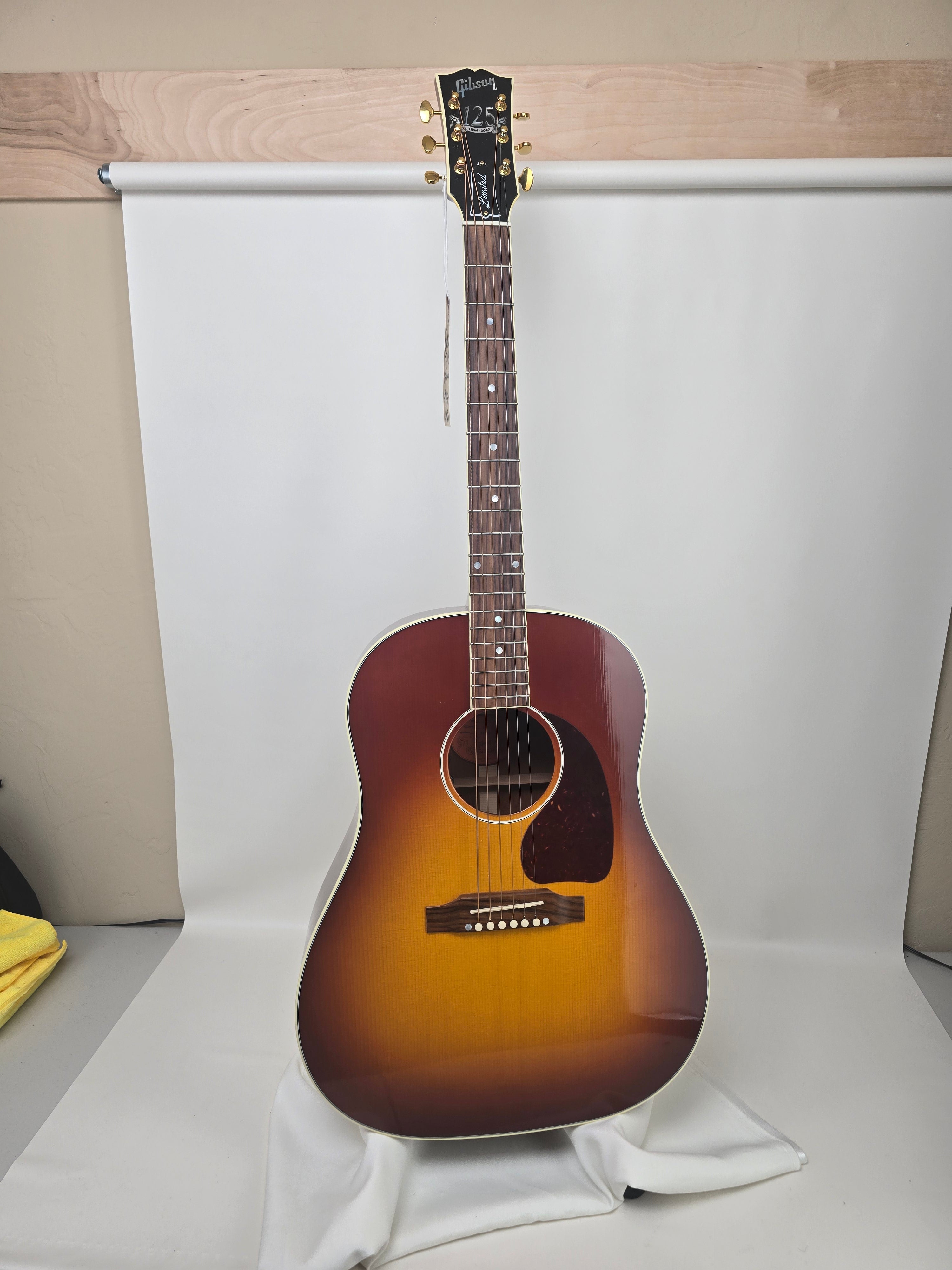 2019 Gibson J-45 125th Anniversary, Adirondack Spruce top, Mahogany back and sides (#11379069)