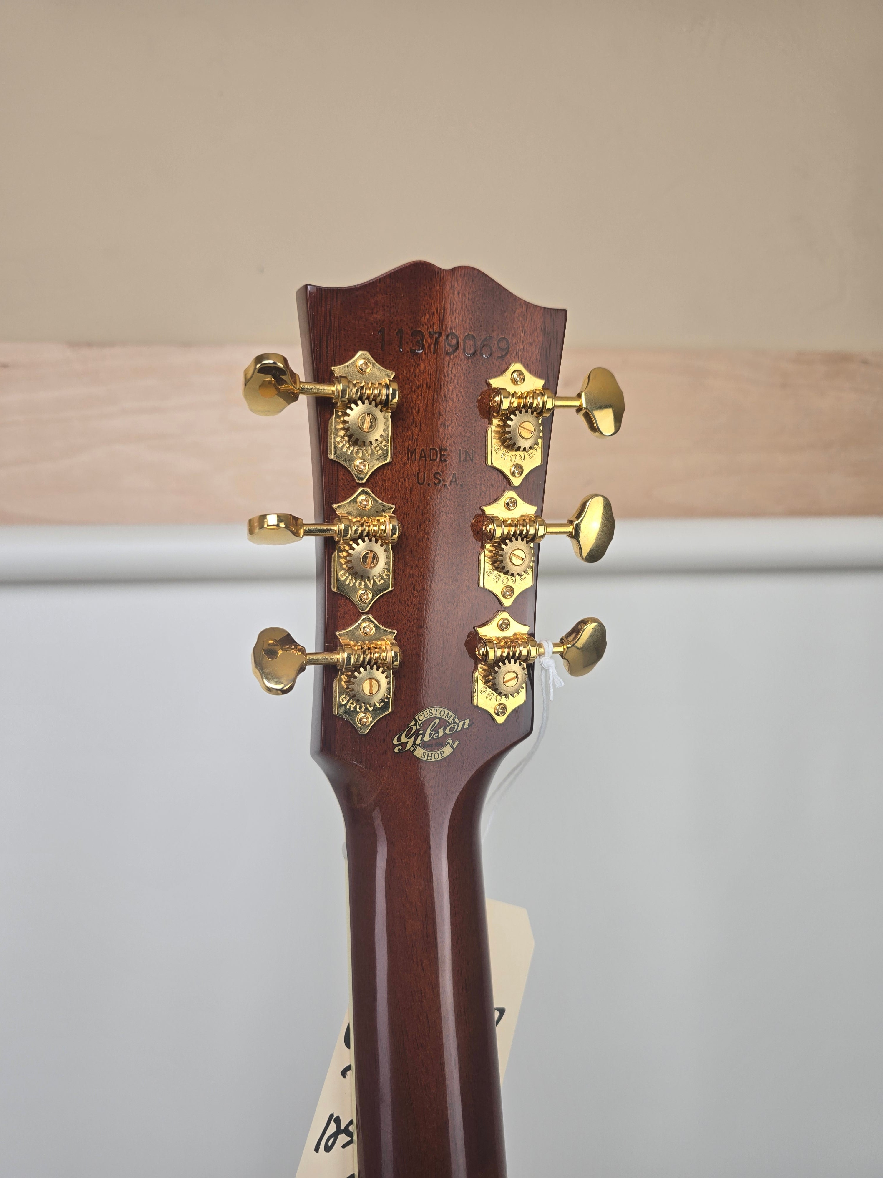 2019 Gibson J-45 125th Anniversary, Adirondack Spruce top, Mahogany back and sides (#11379069)