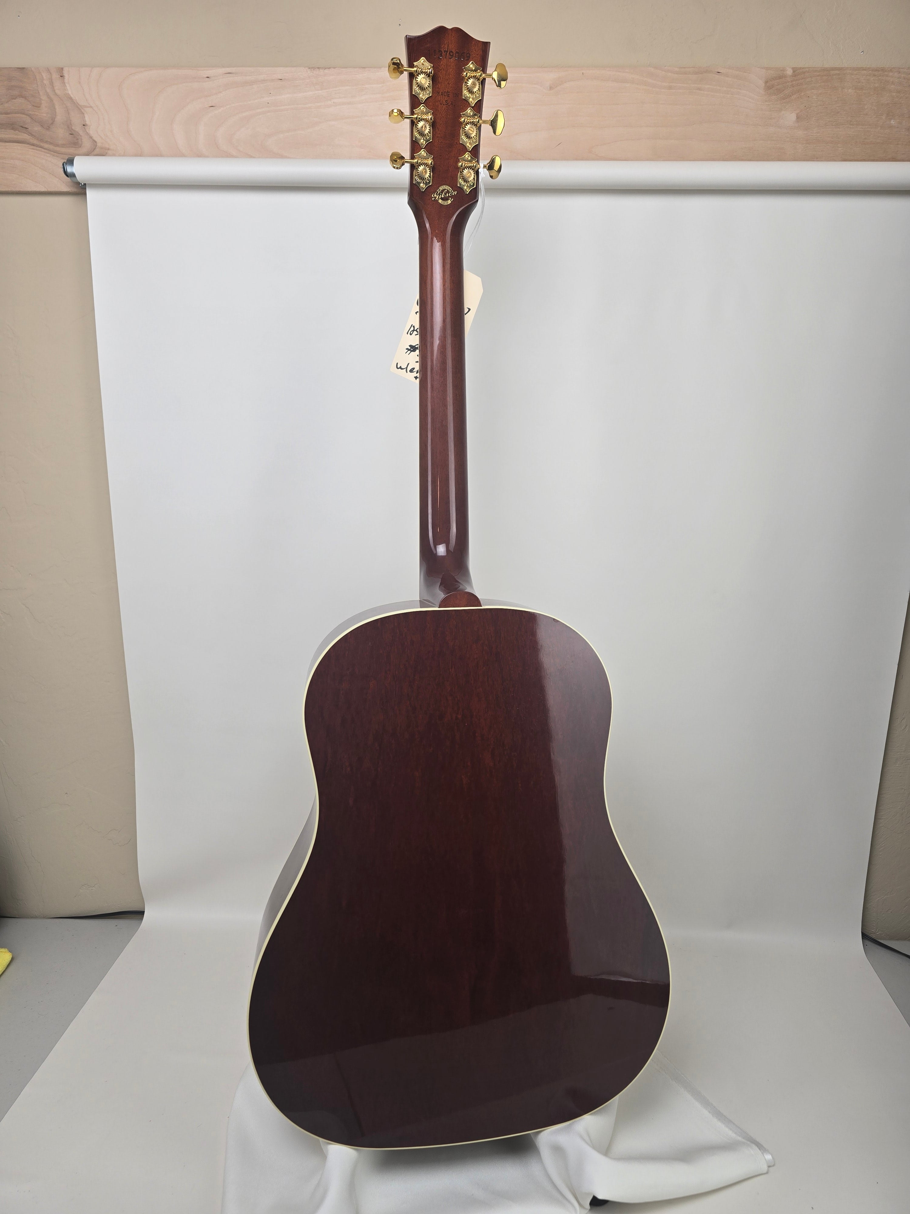 2019 Gibson J-45 125th Anniversary, Adirondack Spruce top, Mahogany back and sides (#11379069)