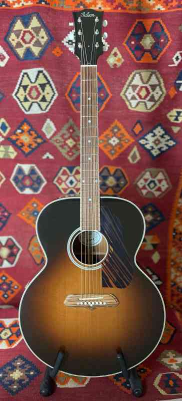 Photo of Gibson SJ-100 "1941" Reissue 2013 Sunburst