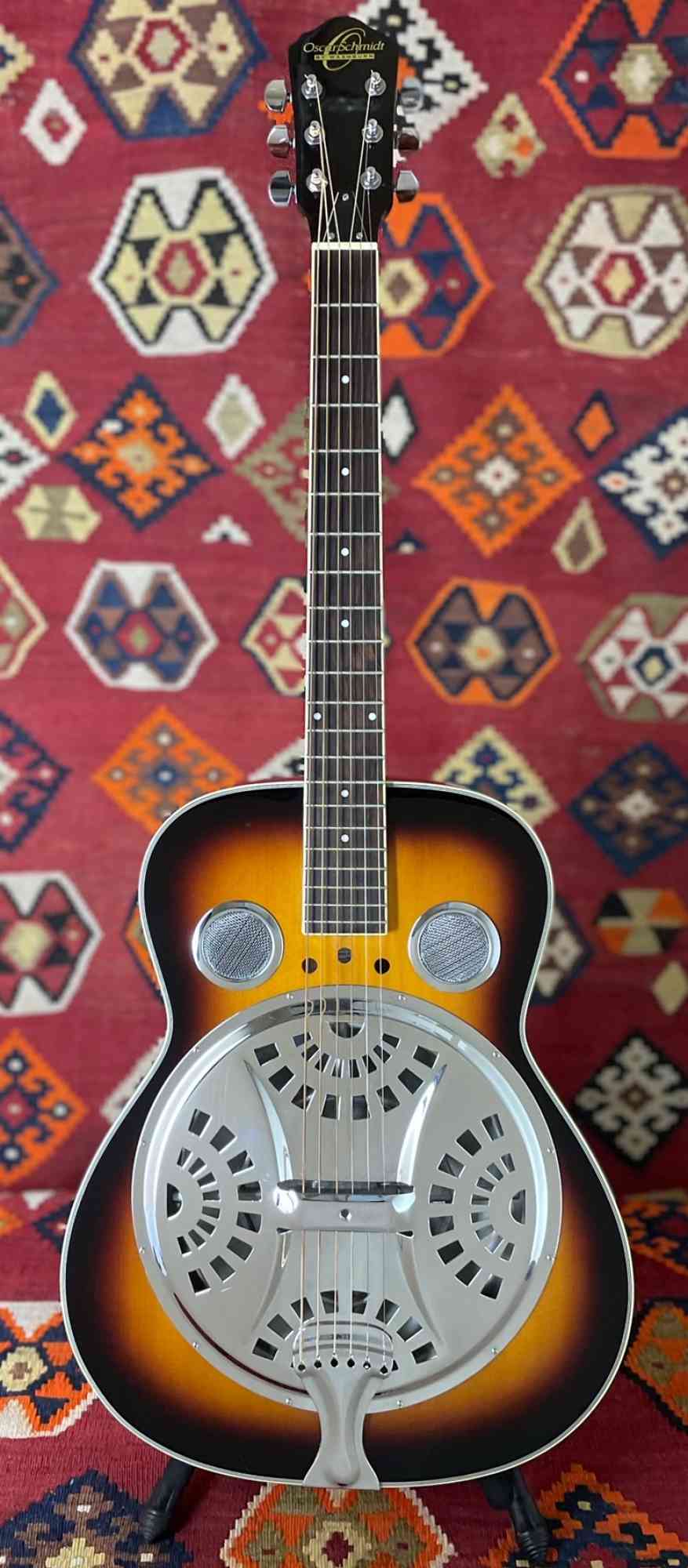 Oscar Schmidt OR4-TS 2010's Sunburst. Click to enlarge